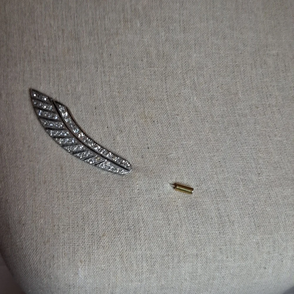 Vintage Rhinestone Feather Stick Pin Silver Tone Lapel Scarf Hat Pin